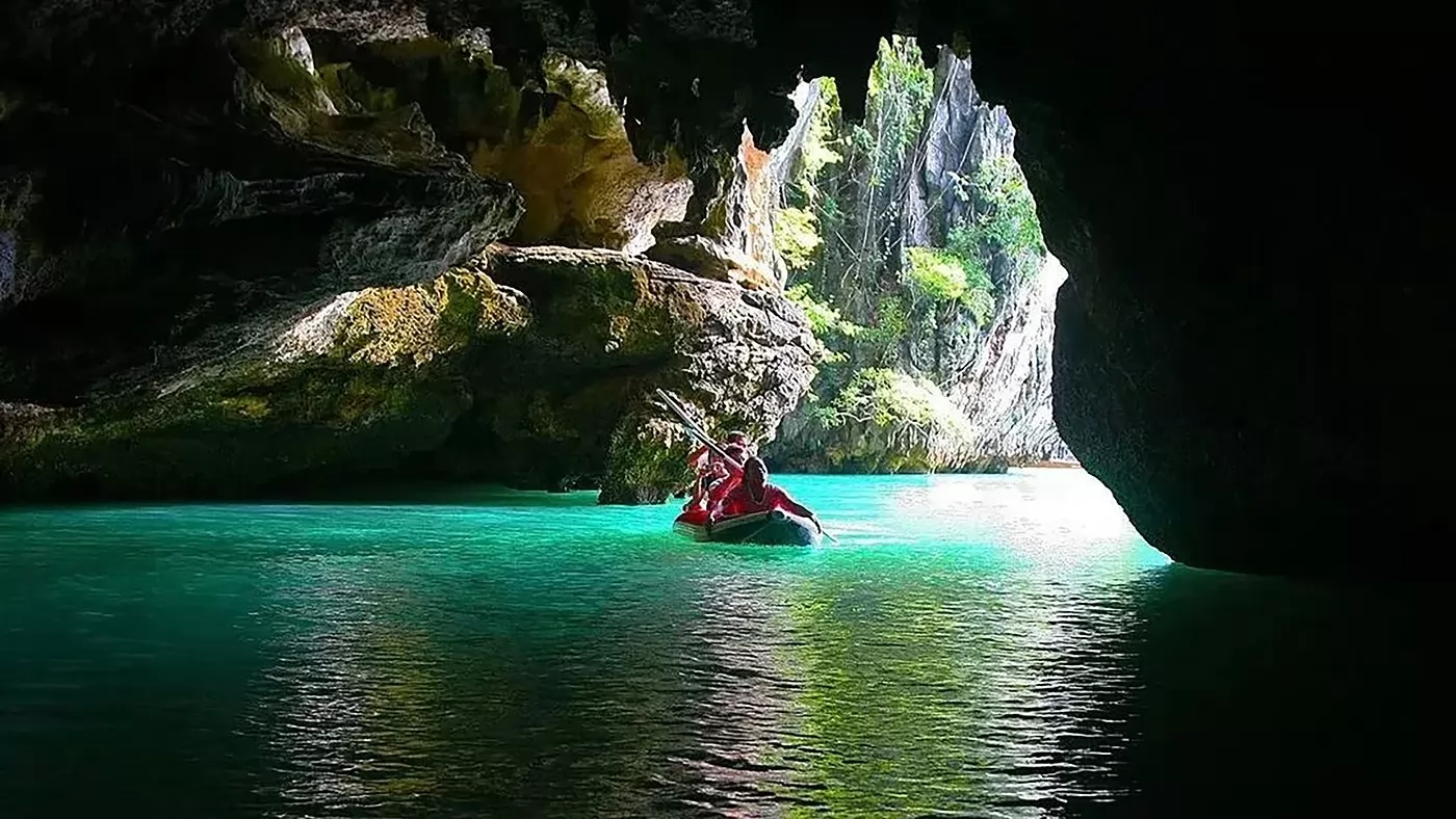 Jamesbond speedboat